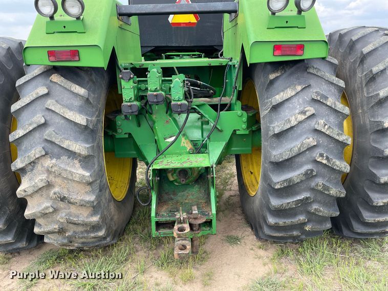 image for item LY9701 1993 John Deere 8770  4WD tractor