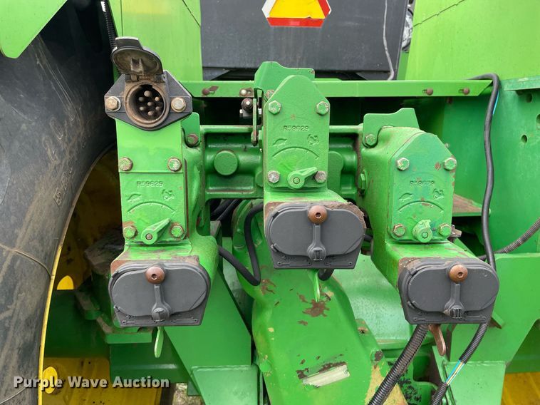 image for item LY9701 1993 John Deere 8770  4WD tractor