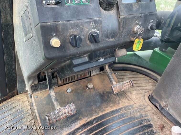 image for item LY9701 1993 John Deere 8770  4WD tractor