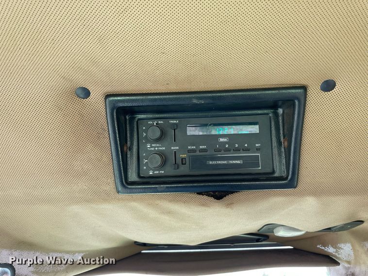 image for item LY9701 1993 John Deere 8770  4WD tractor