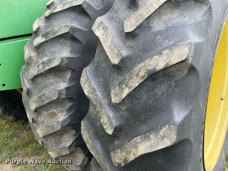 image for item LY9701 1993 John Deere 8770  4WD tractor