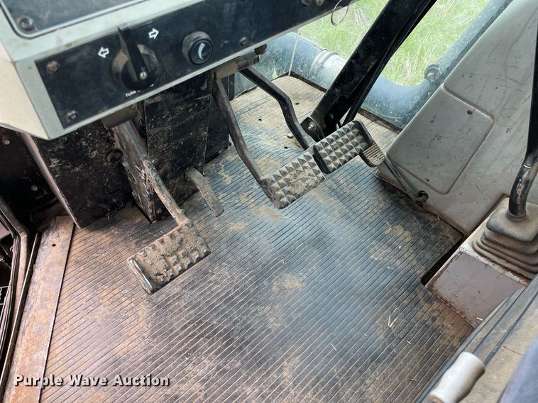 image for item LY9702 1994 AGCO Allis 9455  MFWD tractor