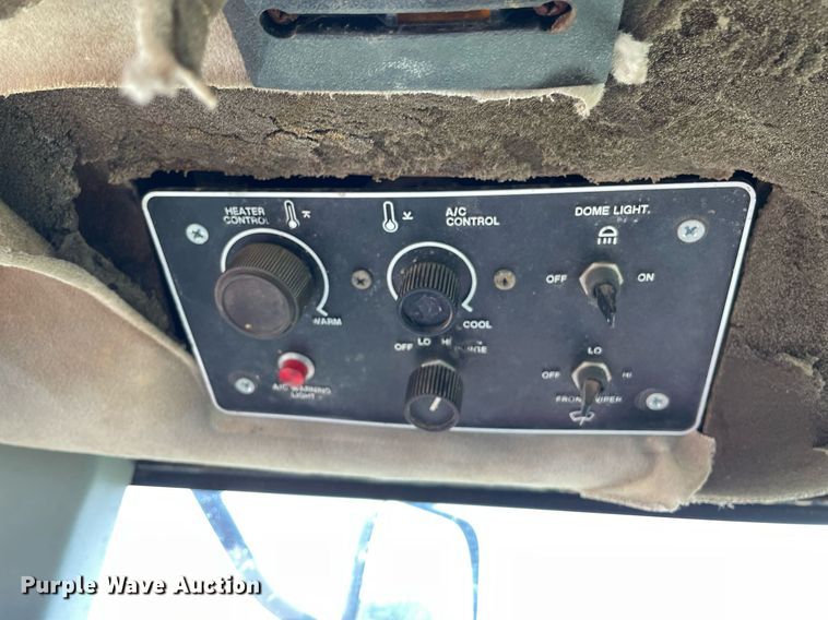 image for item LY9702 1994 AGCO Allis 9455  MFWD tractor