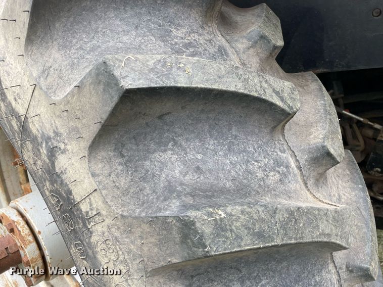 image for item LY9702 1994 AGCO Allis 9455  MFWD tractor