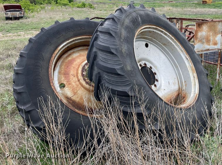 image for item LY9702 1994 AGCO Allis 9455  MFWD tractor