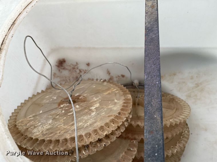 image for item LY9703 White 5100  planter