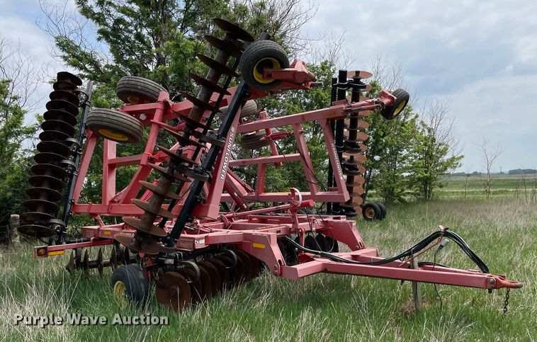 image for item LY9709 Sunflower 1434-33  tandem disk