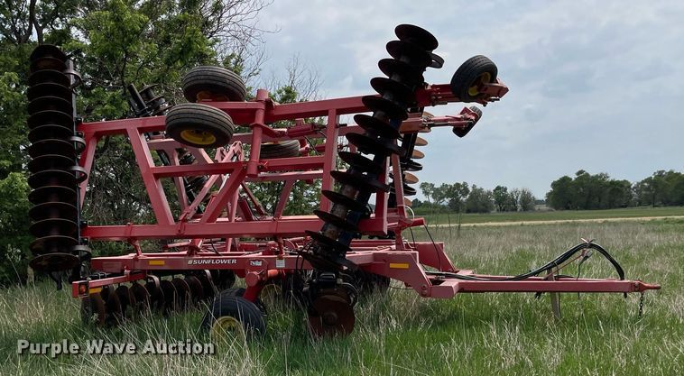 image for item LY9709 Sunflower 1434-33  tandem disk