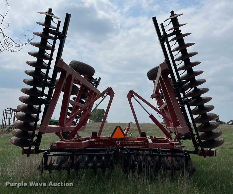 image for item LY9709 Sunflower 1434-33  tandem disk