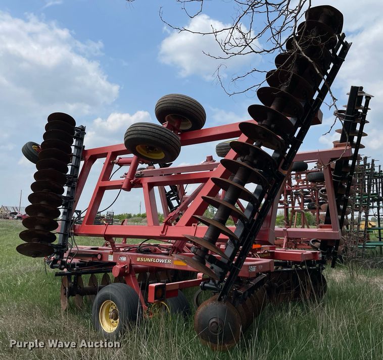 image for item LY9709 Sunflower 1434-33  tandem disk