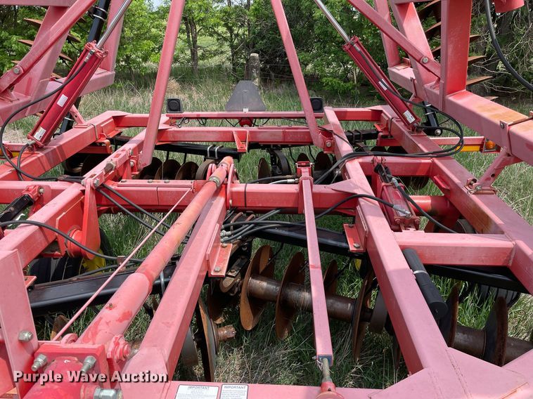 image for item LY9709 Sunflower 1434-33  tandem disk