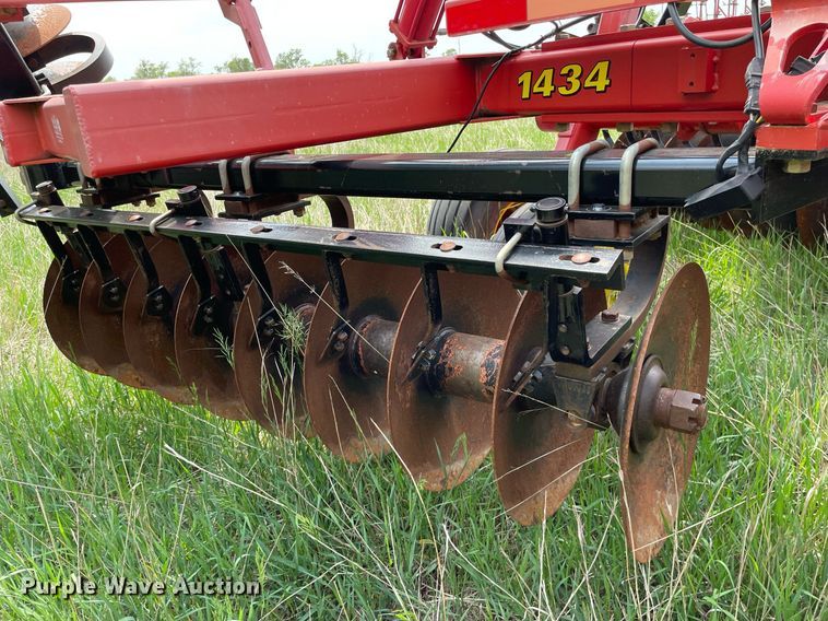 image for item LY9709 Sunflower 1434-33  tandem disk