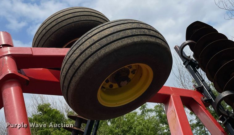 image for item LY9709 Sunflower 1434-33  tandem disk