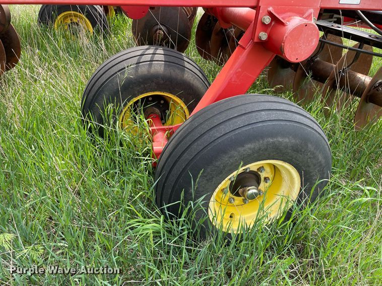 image for item LY9709 Sunflower 1434-33  tandem disk