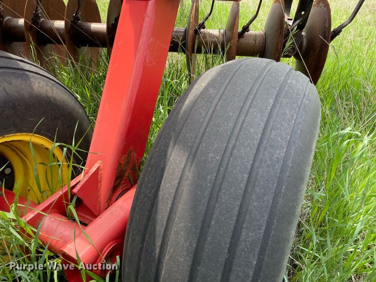 image for item LY9709 Sunflower 1434-33  tandem disk