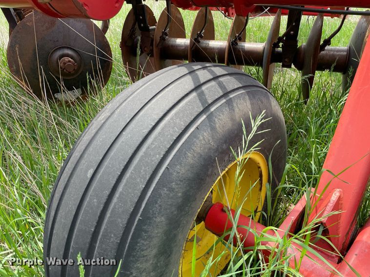 image for item LY9709 Sunflower 1434-33  tandem disk