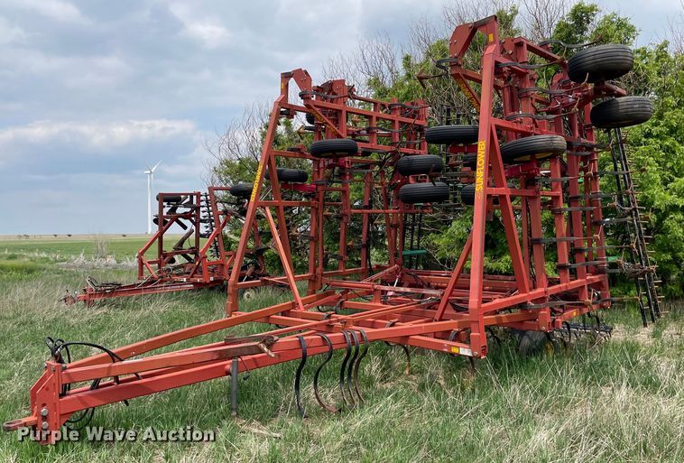 image for item LY9710 Sunflower 5552-50  field cultivator