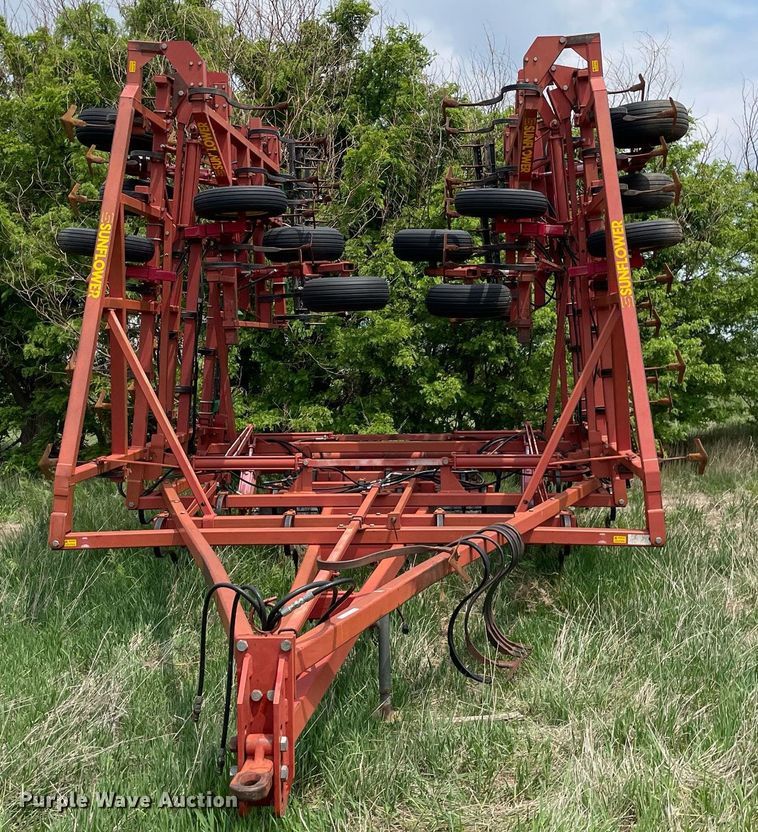 image for item LY9710 Sunflower 5552-50  field cultivator