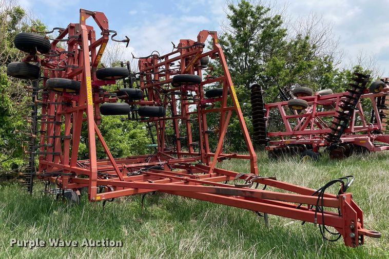 image for item LY9710 Sunflower 5552-50  field cultivator
