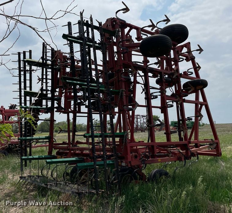 image for item LY9710 Sunflower 5552-50  field cultivator