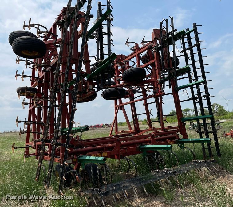 image for item LY9710 Sunflower 5552-50  field cultivator