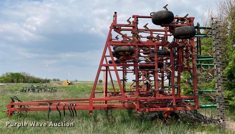 image for item LY9710 Sunflower 5552-50  field cultivator