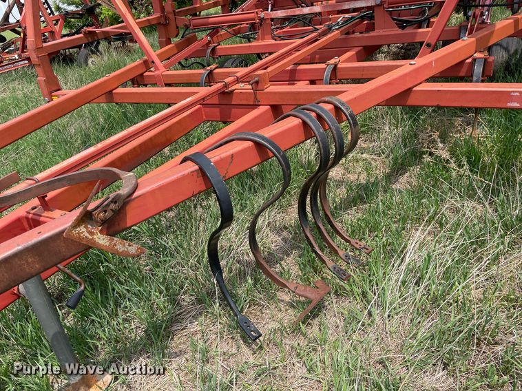 image for item LY9710 Sunflower 5552-50  field cultivator