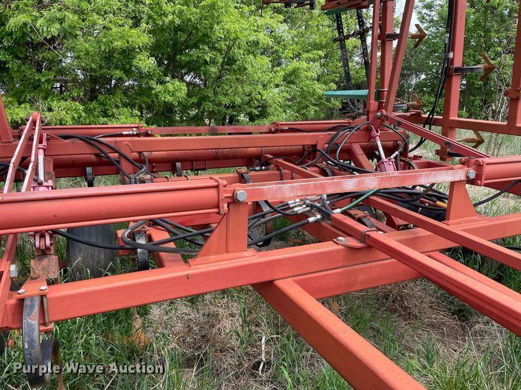 image for item LY9710 Sunflower 5552-50  field cultivator