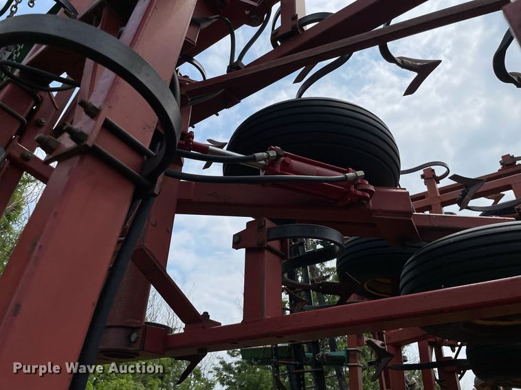 image for item LY9710 Sunflower 5552-50  field cultivator