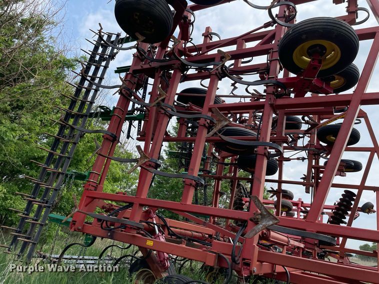 image for item LY9710 Sunflower 5552-50  field cultivator