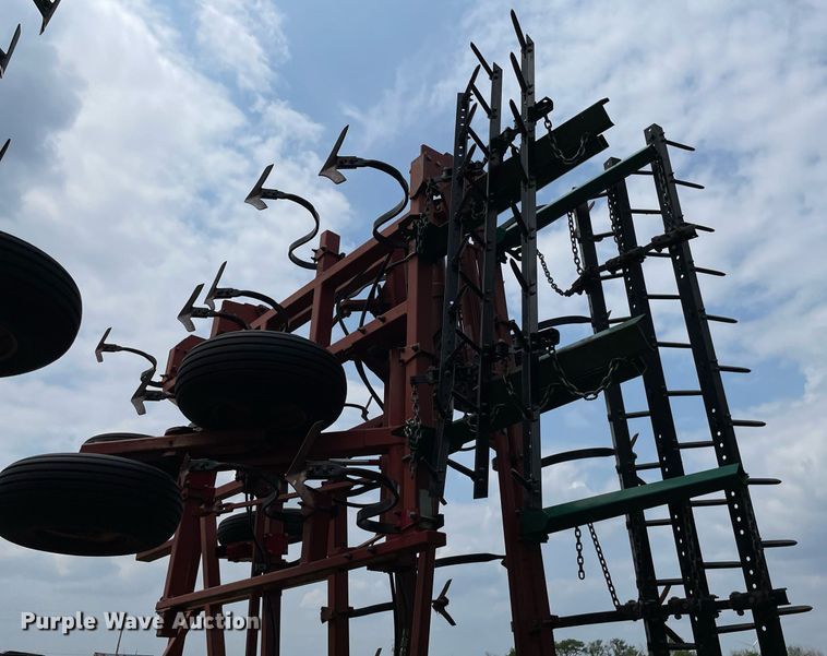 image for item LY9710 Sunflower 5552-50  field cultivator