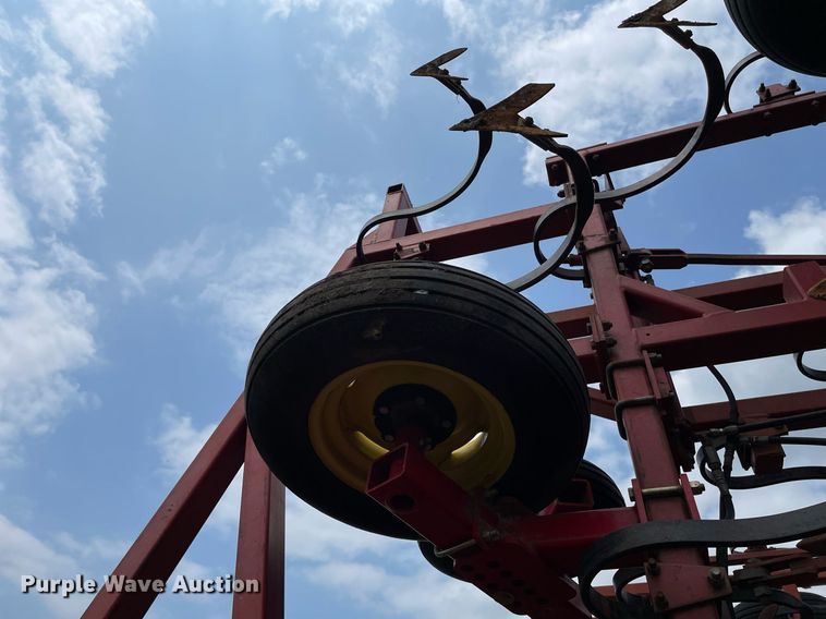 image for item LY9710 Sunflower 5552-50  field cultivator