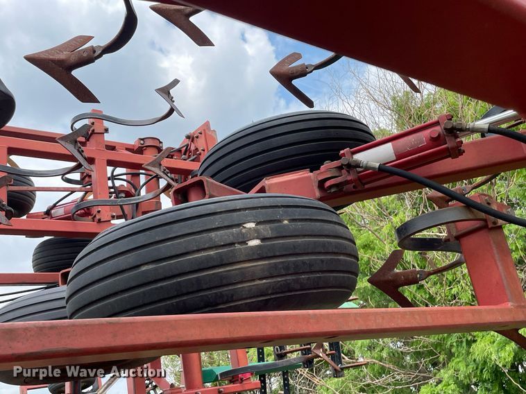 image for item LY9710 Sunflower 5552-50  field cultivator