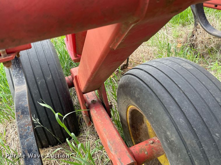 image for item LY9710 Sunflower 5552-50  field cultivator