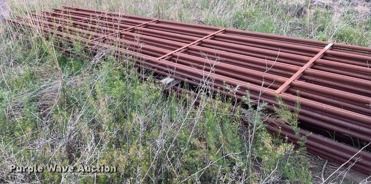 image for item LY9716 (11) continuous fence panels