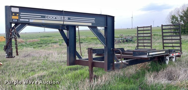 image for item LY9721 2000 Donahue EXG-150  swather / windrower trailer with hay rake