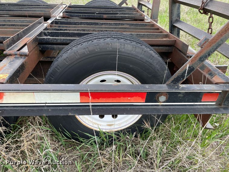 image for item LY9721 2000 Donahue EXG-150  swather / windrower trailer with hay rake