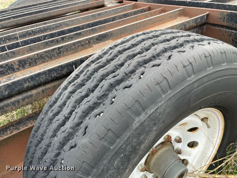 image for item LY9721 2000 Donahue EXG-150  swather / windrower trailer with hay rake