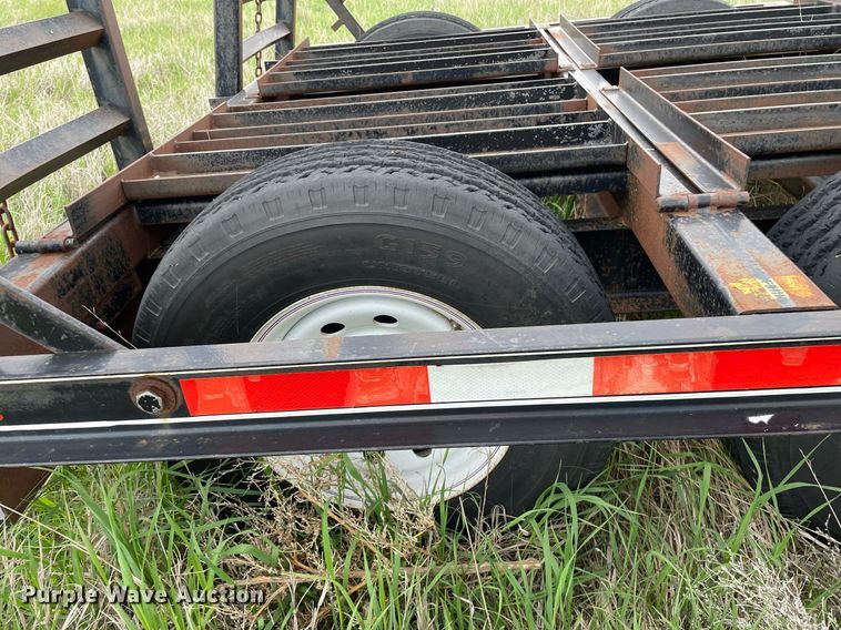 image for item LY9721 2000 Donahue EXG-150  swather / windrower trailer with hay rake
