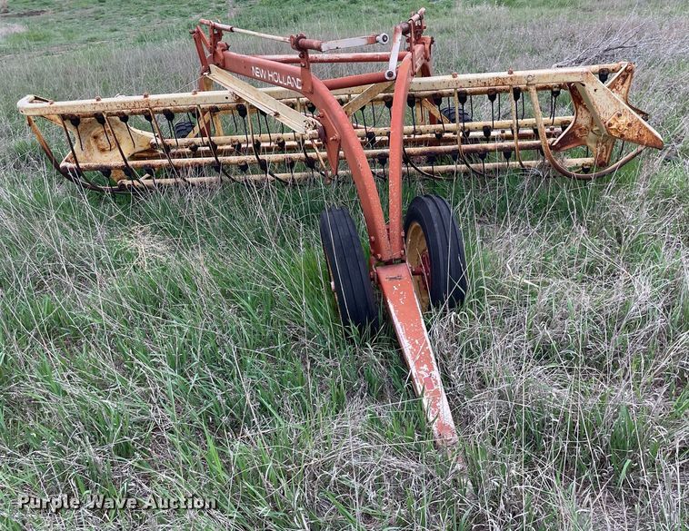 image for item LY9721 2000 Donahue EXG-150  swather / windrower trailer with hay rake