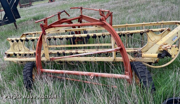 image for item LY9721 2000 Donahue EXG-150  swather / windrower trailer with hay rake
