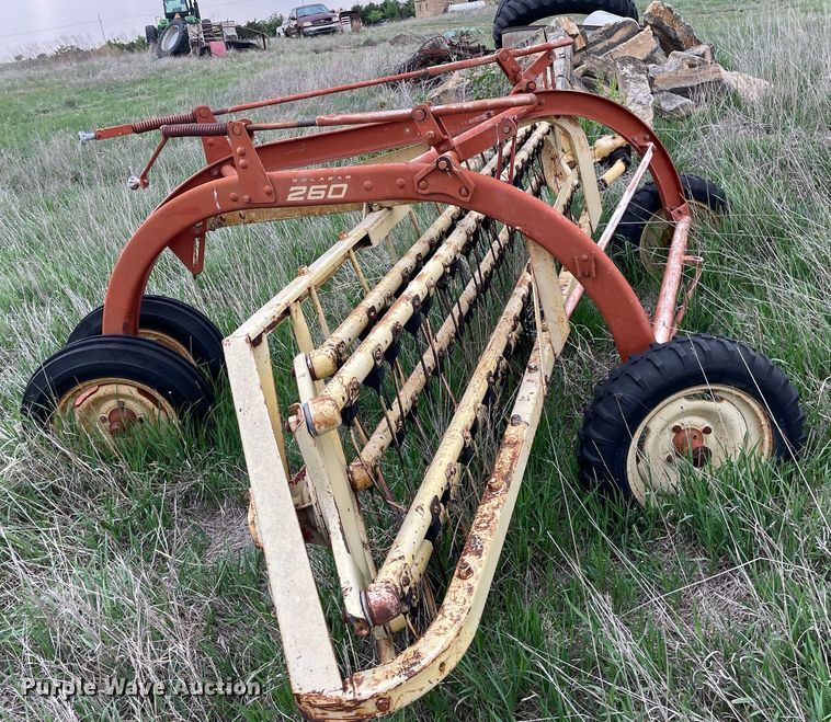 image for item LY9721 2000 Donahue EXG-150  swather / windrower trailer with hay rake