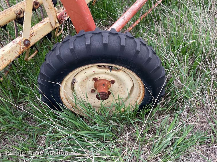 image for item LY9721 2000 Donahue EXG-150  swather / windrower trailer with hay rake