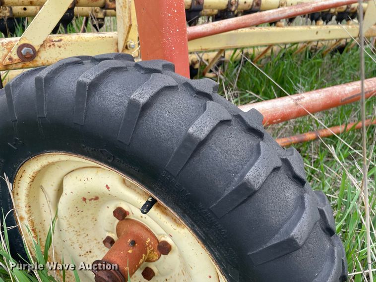 image for item LY9721 2000 Donahue EXG-150  swather / windrower trailer with hay rake