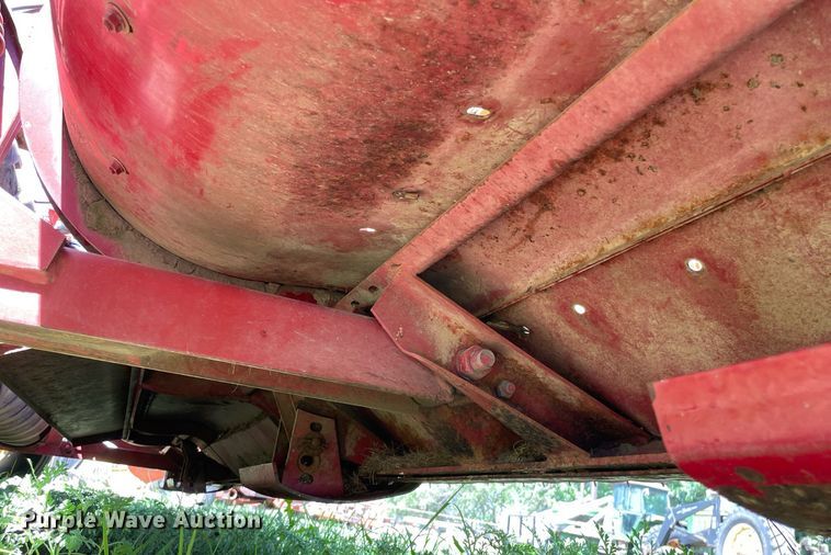 image for item LY9788 1992 New Holland 116  swather / windrower