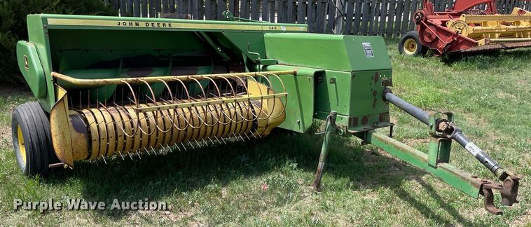 image for item LY9789 John Deere 346  small square baler
