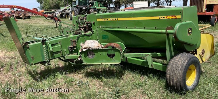 image for item LY9789 John Deere 346  small square baler