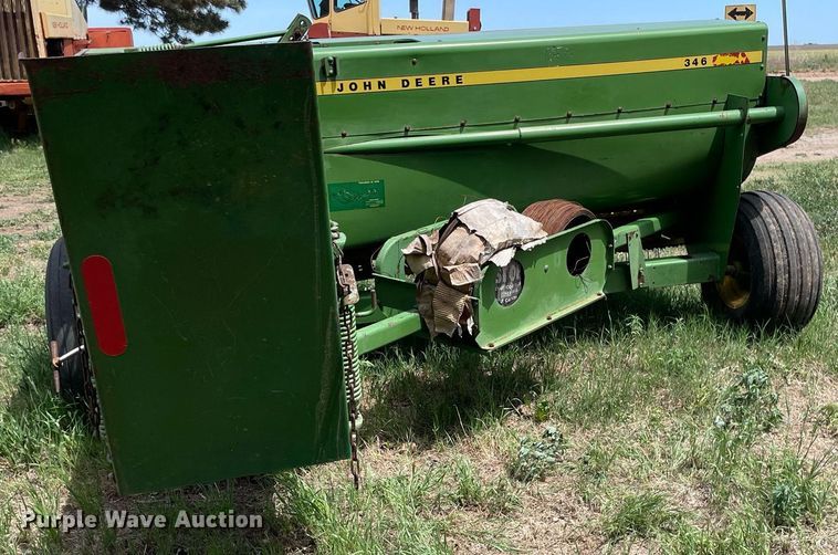 image for item LY9789 John Deere 346  small square baler