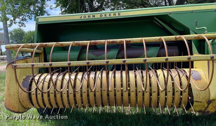 image for item LY9789 John Deere 346  small square baler