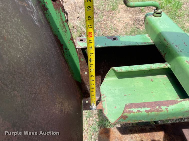 image for item LY9789 John Deere 346  small square baler